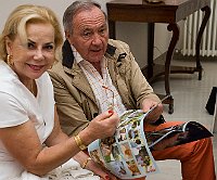 DSC 8846 Angelika and Werner admiring the 2015 Album